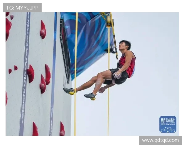 成都攀岩队与南京攀岩队赛后复盘分析团队配合与战术执行的关键因素