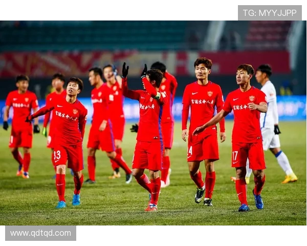 独家解析上海攀岩队各选手速度差异及其影响因素分析 独家解析上海攀岩队各选手速度差异及其影响因素分析