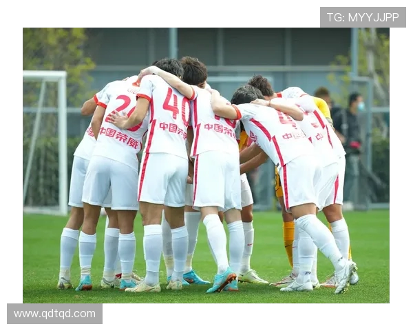 赛后分析:上海足球队与重庆足球队的战术意识与表现对比探讨 赛后分析:上海足球队与重庆足球队的战术意识与表现对比探讨