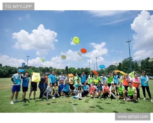 飞盘盛宴:深入南京飞盘队的团队协作与激情碰撞 飞盘盛宴:深入南京飞盘队的团队协作与激情碰撞