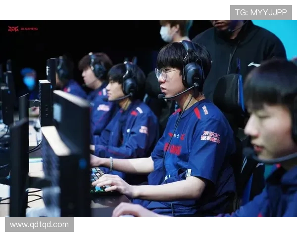 BLG鏖战JDG巅峰对决再掀风云谁能问鼎荣耀之巅