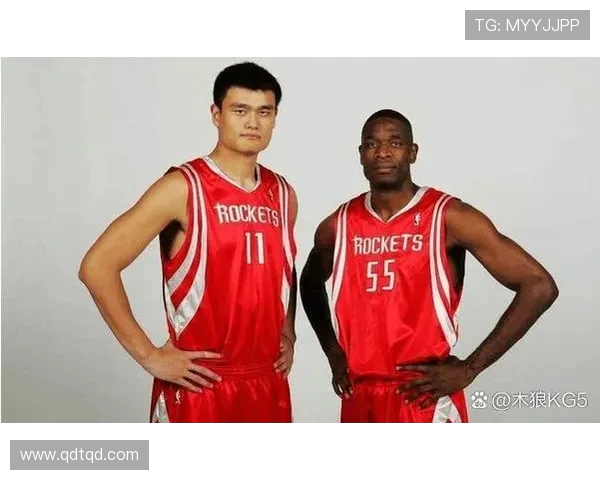 卡里姆·阿布杜尔-贾巴尔：篮球历史中的传奇巨星与文化象征